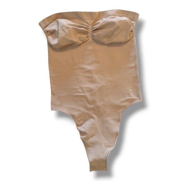 Skims Seamless Sculpt Strapless Thong Bodysuit - Picture 5 of 6